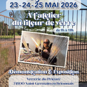 Porte ouverte de l'atelier du fileur de verre