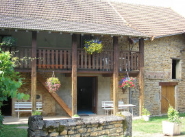 "Gîte d'étape"     Mr Et Mme ESCALIER Bernard