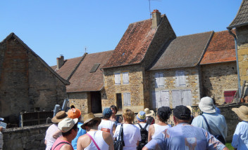 Visite guidée du Hameau de Mans à Dyo 