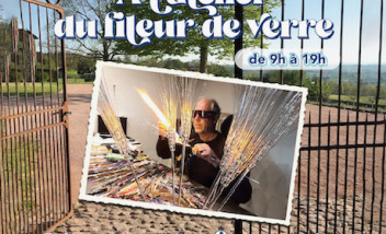 Porte ouverte de l'atelier du fileur de verre